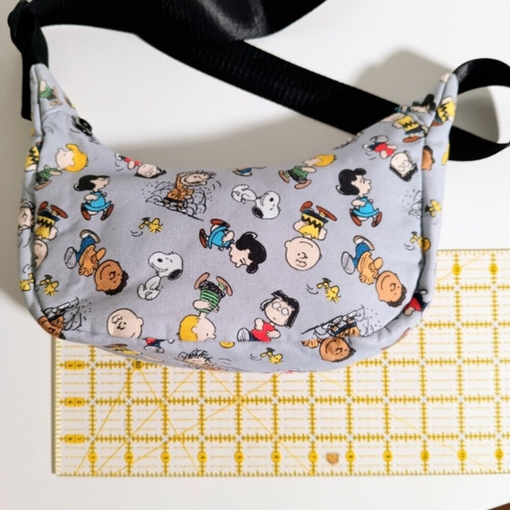 SOLD Custom Peanuts Snoopy Small Crescent Bag Grey - Picture 6 of 7